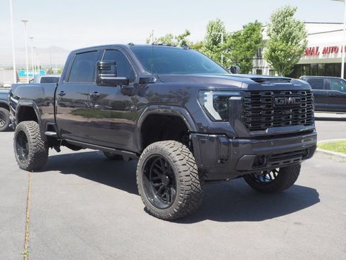 Used 2026 GMC Sierra 3500 Denali w/ Technology Package AWD/4WD image 9