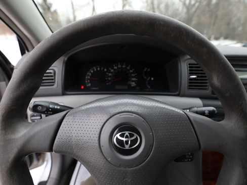 Used 2005 Toyota Corolla LE image 18