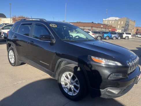 Used 2015 Jeep Cherokee Latitude w/ Cold Weather Group image 4