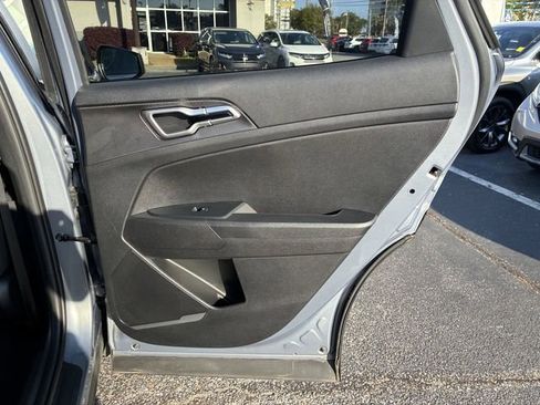 Used 2025 Kia Sportage LX image 26