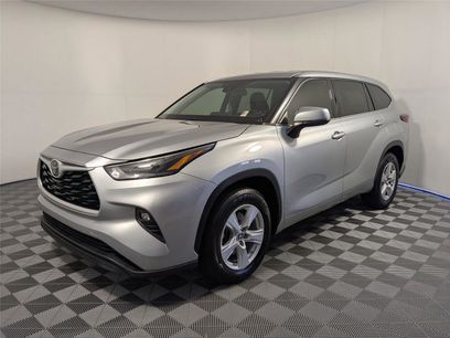 Certified 2021 Toyota Highlander LE