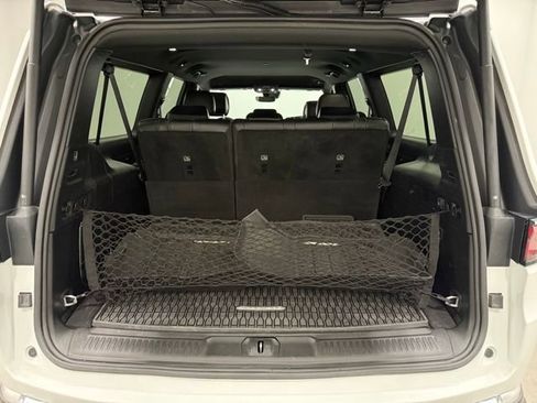 Used 2024 Jeep Wagoneer L Series II w/ Flexible Seating Group AWD/4WD image 37