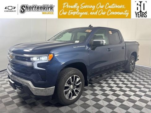 Used 2022 Chevrolet Silverado 1500 LT AWD/4WD image 1