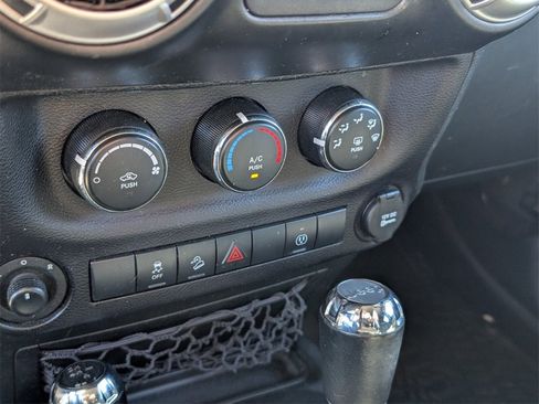 Used 2015 Jeep Wrangler Unlimited Sahara w/ Connectivity Group image 24