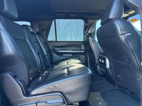 Used 2021 Ford Expedition Max XLT image 16
