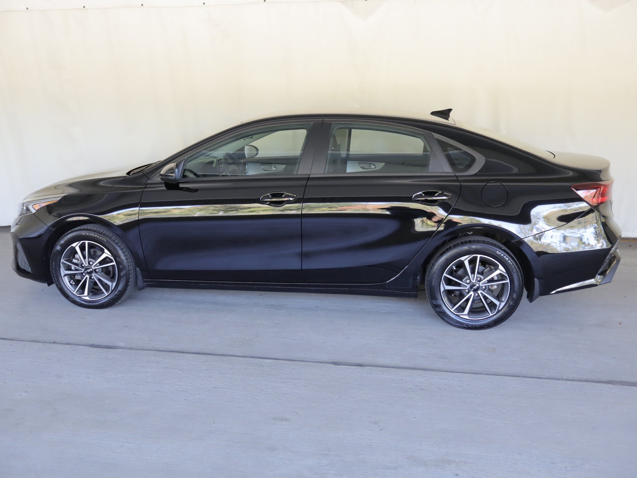 Used 2023 Kia Forte LXS FWD image 20
