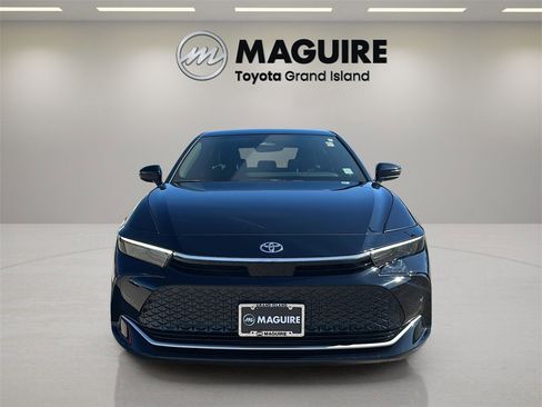 Used 2023 Toyota Crown XLE image 8