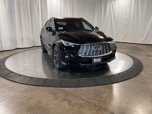 Certified 2025 INFINITI QX55 Essential image 3