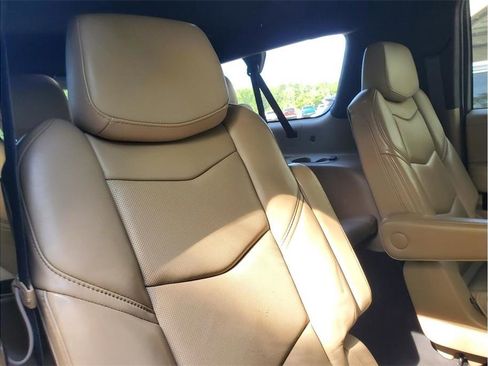 Used 2018 Cadillac Escalade ESV Platinum AWD/4WD image 48
