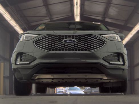 Used 2024 Ford Edge SEL w/ Convenience Package AWD/4WD image 5