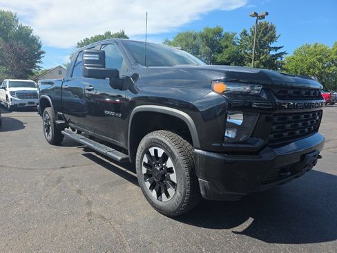 Used 2020 Chevrolet Silverado 2500 Custom w/ Custom Value Package AWD/4WD image 3