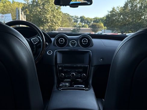 Used 2015 Jaguar XJ L Portfolio RWD image 16