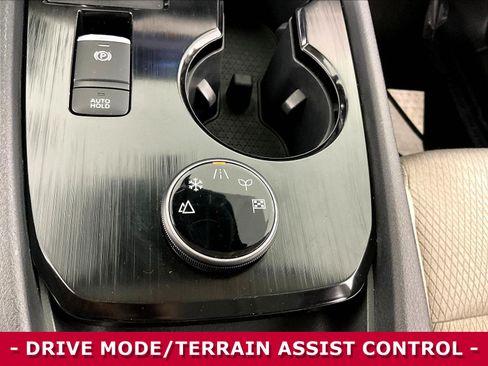 Certified 2025 Nissan Rogue SV AWD/4WD image 37