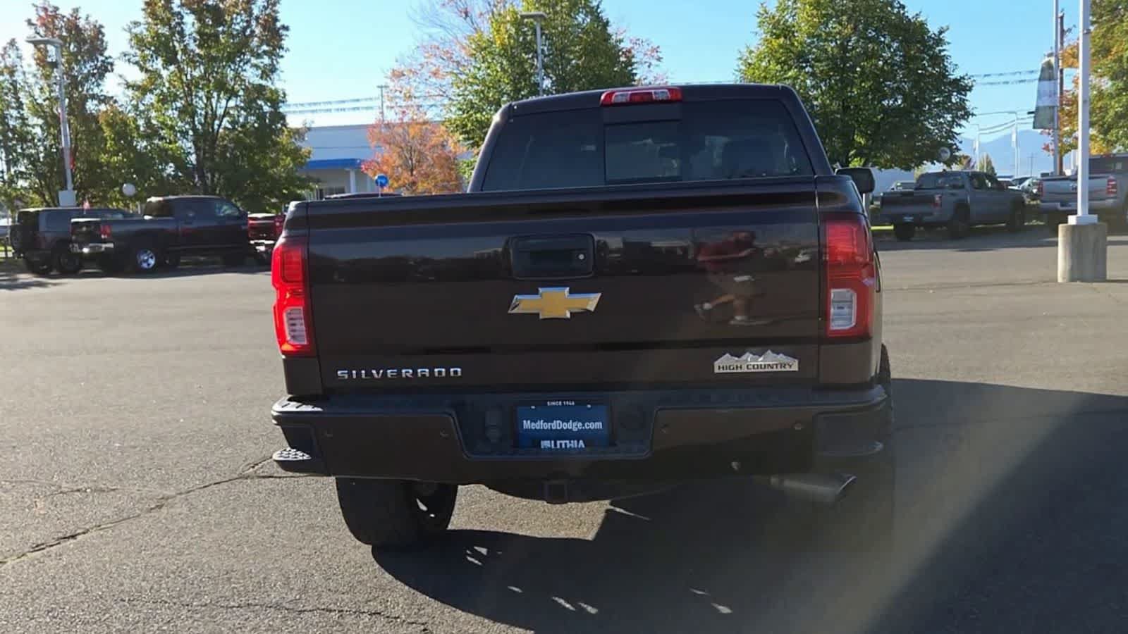Used 2016 Chevrolet Silverado 1500 High Country w/ High Country Premium Package AWD/4WD image 7