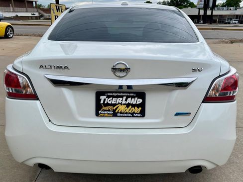 Used 2014 Nissan Altima 2.5 SV w/ Convenience Package FWD image 6