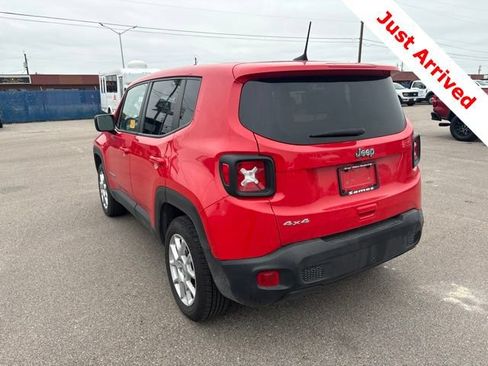 Used 2023 Jeep Renegade Latitude AWD/4WD image 16
