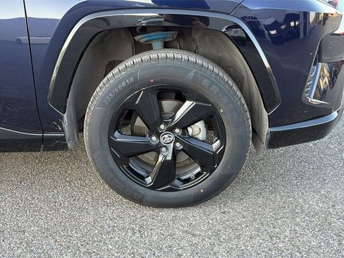 Used 2019 Toyota RAV4 XSE image 29