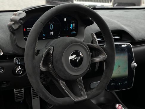 Used 2024 McLaren Artura Performance image 9