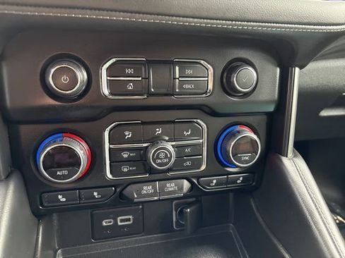 Used 2022 Chevrolet Tahoe LT image 18