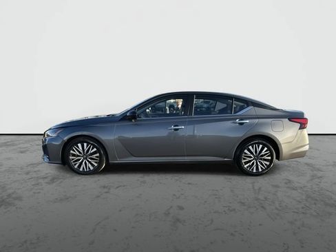 Used 2024 Nissan Altima 2.5 SV image 5