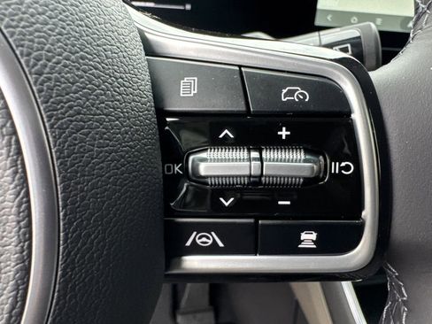 New 2026 Kia Carnival EX image 25