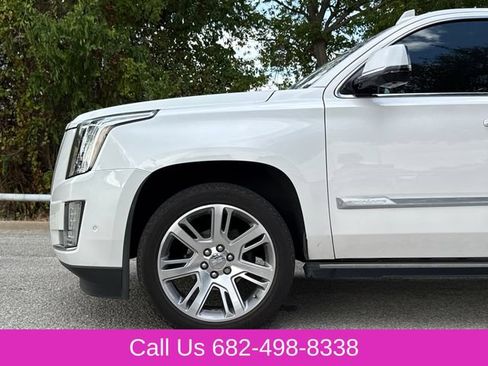 Used 2020 Cadillac Escalade Premium Luxury AWD/4WD image 5