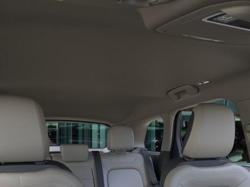 New 2026 Lincoln Corsair Premiere image 22