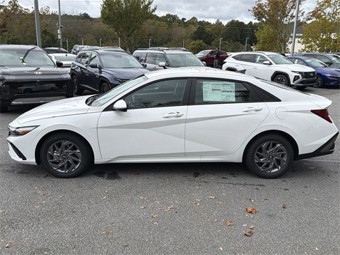 New 2026 Hyundai Elantra Blue image 4