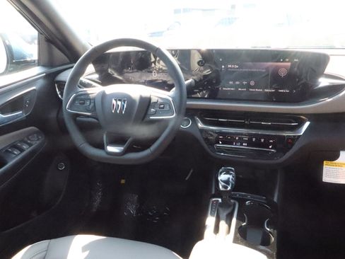 New 2025 Buick Envista Avenir image 10