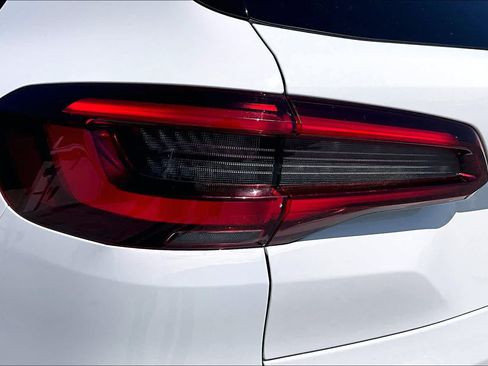 Used 2022 BMW X5 M w/ Executive Package AWD/4WD image 27