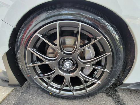 Used 2018 Ford Mustang GT Premium w/ GT Performance Package RWD image 20