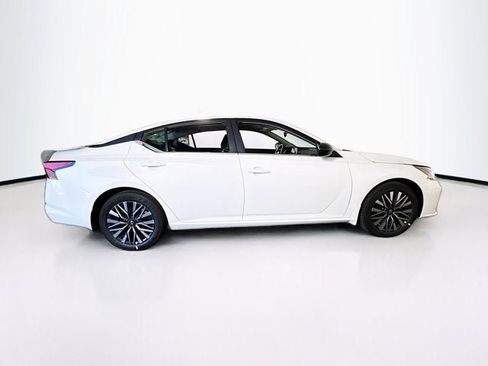 New 2026 Nissan Altima 2.5 SV FWD image 4