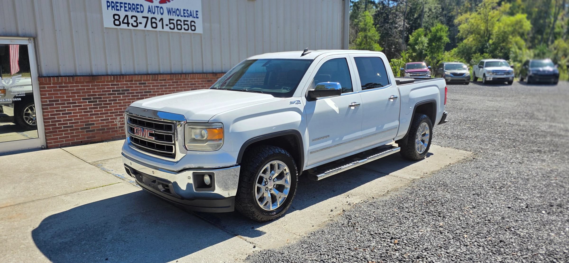 Used 2015 GMC Sierra 1500 SLT w/ SLT Crew Cab Value Package AWD/4WD image 1