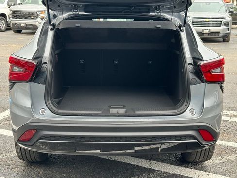 New 2026 Chevrolet Trax RS w/ Sunroof Package image 8