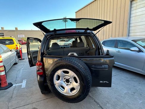 Used 2006 Jeep Liberty Sport w/ Skid Plate Group image 20