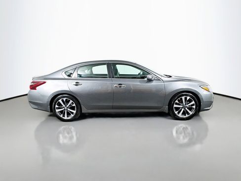 Used 2017 Nissan Altima 2.5 SR image 6