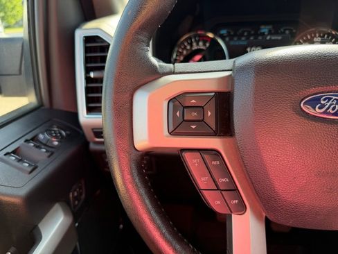 Used 2019 Ford F150 Lariat w/ Equipment Group 502A Luxury AWD/4WD image 19
