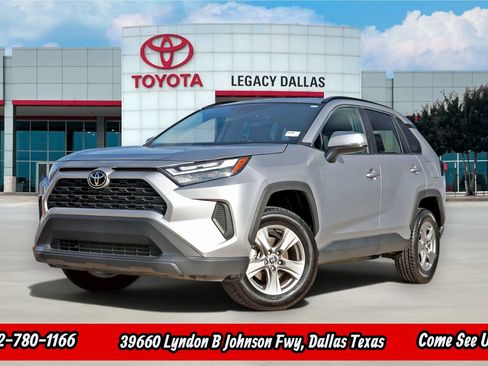 Used 2025 Toyota RAV4 XLE FWD image 1