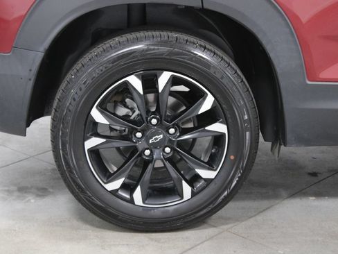 Used 2022 Chevrolet TrailBlazer LT FWD image 12