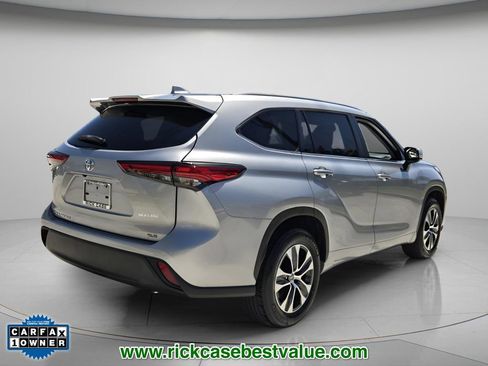 Used 2023 Toyota Highlander XLE FWD image 7