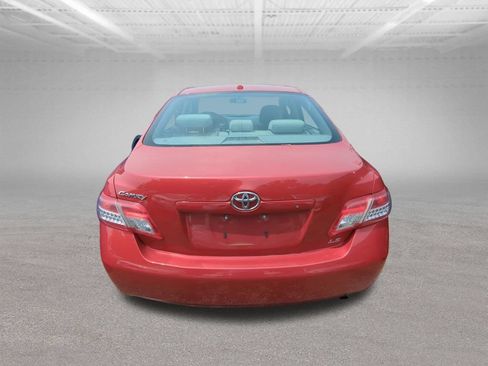 Used 2011 Toyota Camry LE FWD image 8