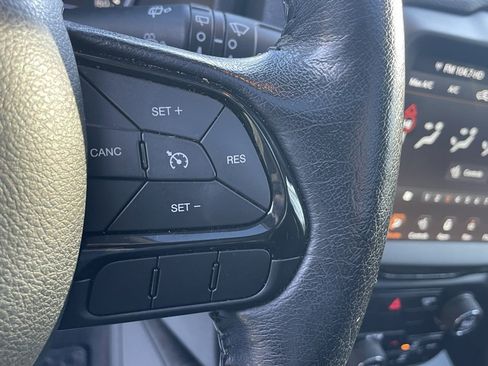 Used 2020 Jeep Renegade Altitude w/ UConnect 8.4 Nav Group image 28