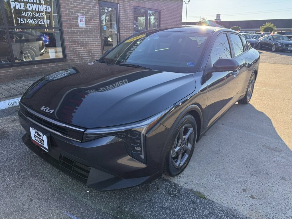Used 2025 Kia K4 FWD image 1