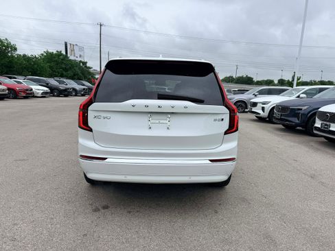 Certified 2025 Volvo XC90 B5 Plus AWD/4WD image 5