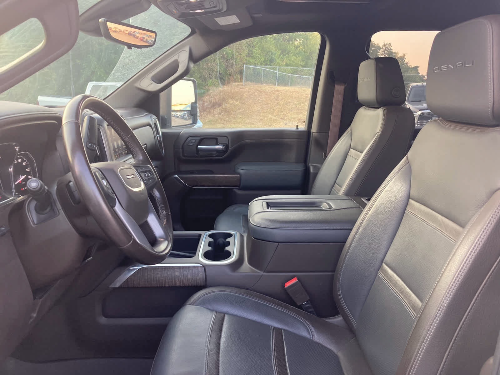 Used 2021 GMC Sierra 3500 Denali w/ Denali Ultimate Package AWD/4WD image 4