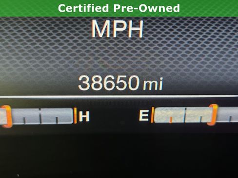 Certified 2022 Jeep Renegade Altitude w/ Convenience Group AWD/4WD image 19