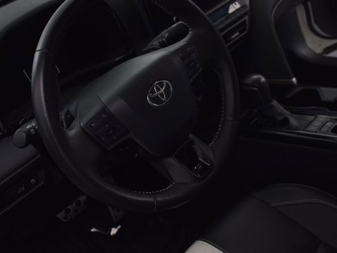 Used 2025 Toyota Camry SE image 15