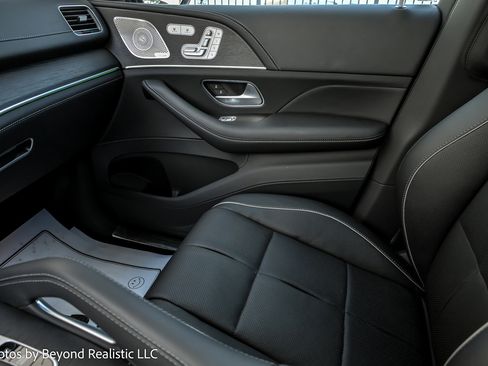 Used 2023 Mercedes-Benz Maybach GLS 600 4MATIC image 48