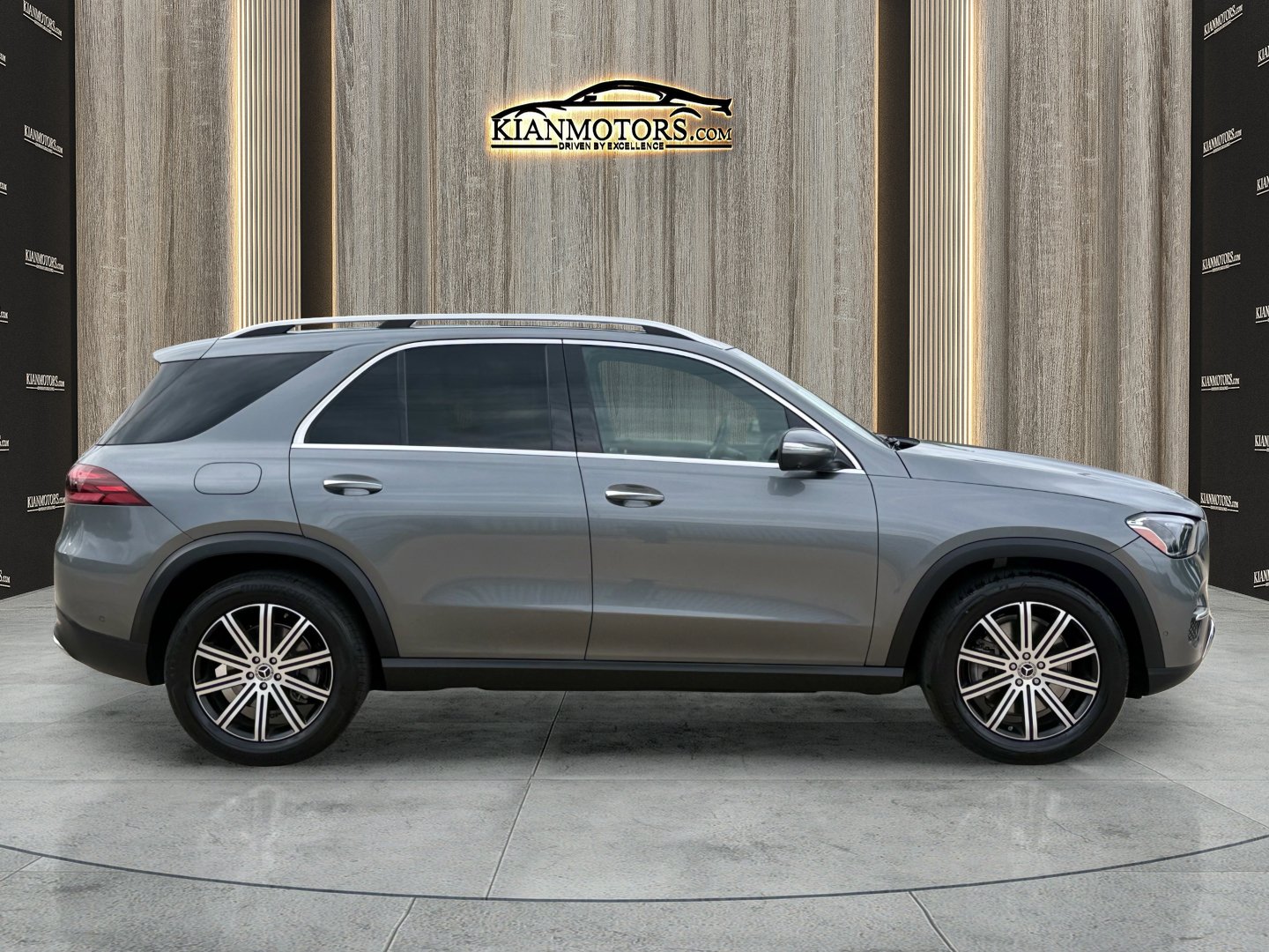 Used 2025 Mercedes-Benz GLE 450e 4MATIC image 14