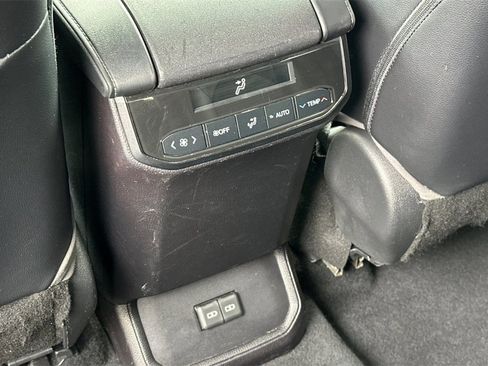 Used 2022 Toyota Highlander XSE image 16